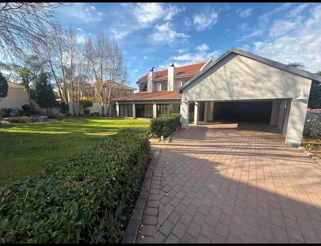 4 BEDROOM HOUSE FOR SALE IN ROOIHUISKRAAL NORTH